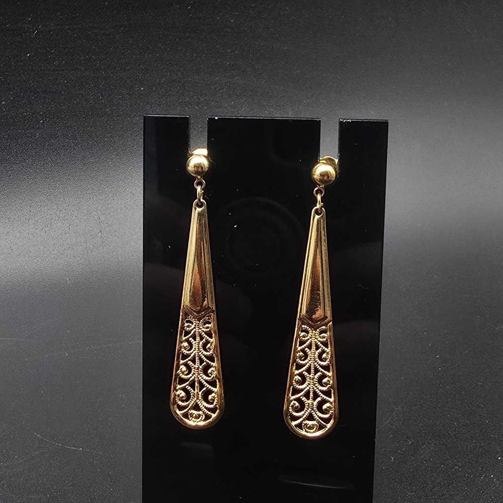 Avon 1989 Lace Drop Earrings Gold Tone FIligree Tear Drop Vintage